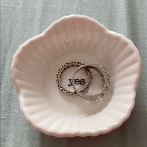“Yes” ceramic ring tray